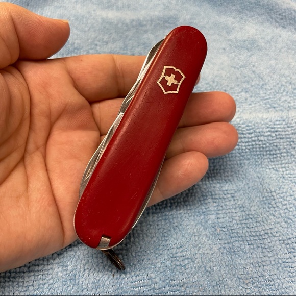 Vintage Victorinox Medium Pocket Knife the "Fisherman" 18 Functions